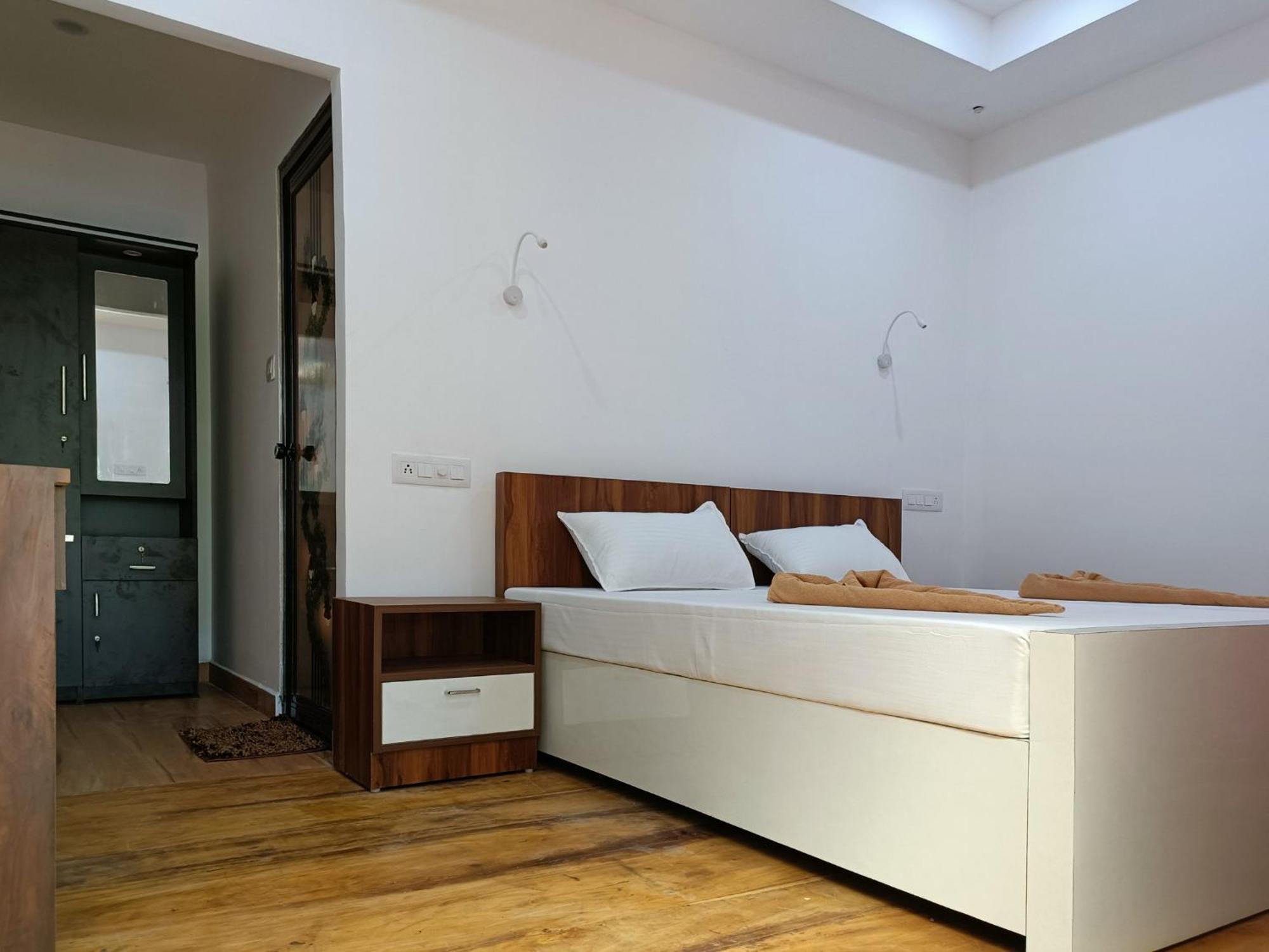 Koshy'S Beach Front Homestay Марарикулам Экстерьер фото