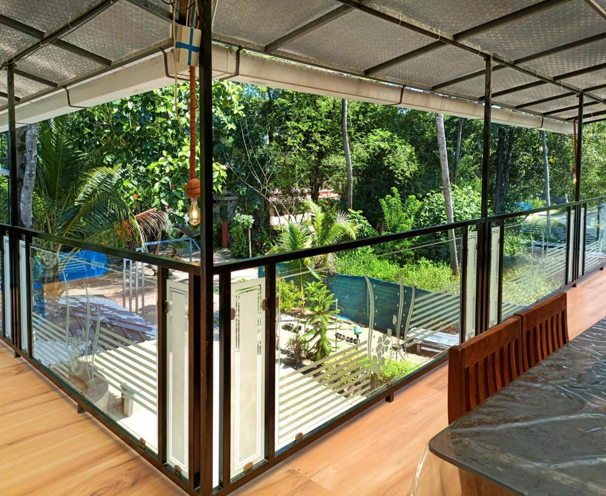 Koshy'S Beach Front Homestay Марарикулам Экстерьер фото