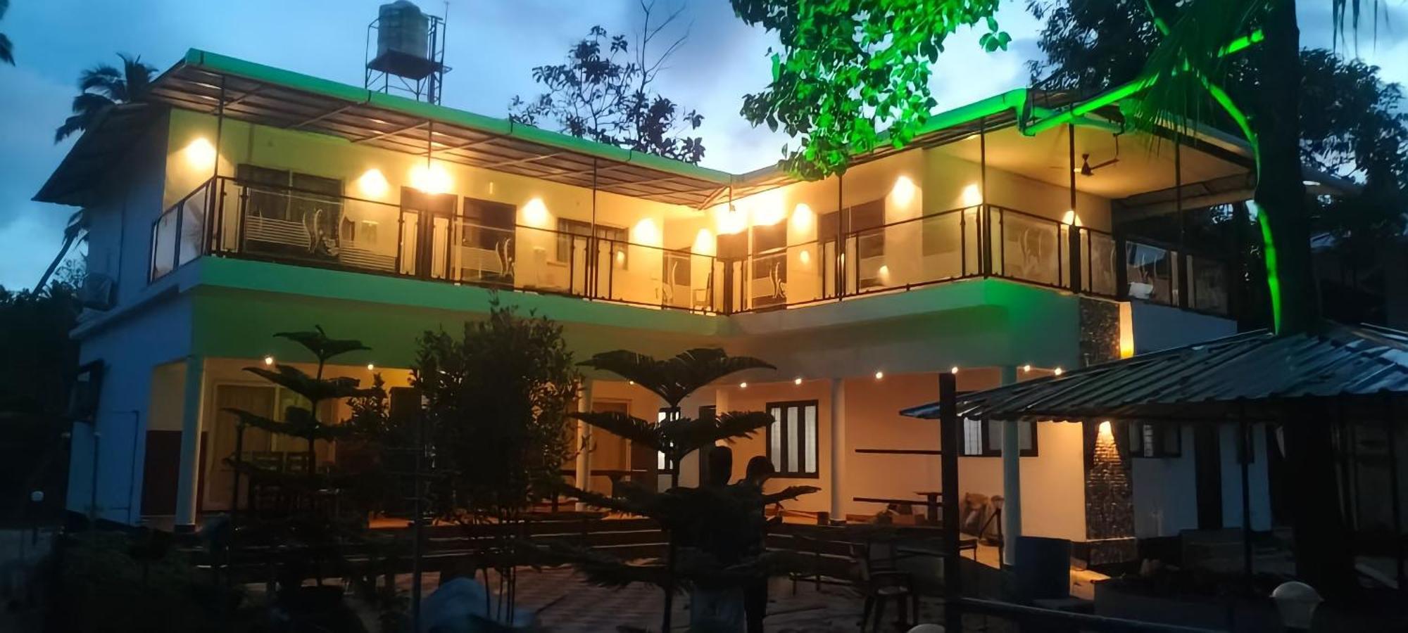 Koshy'S Beach Front Homestay Марарикулам Экстерьер фото
